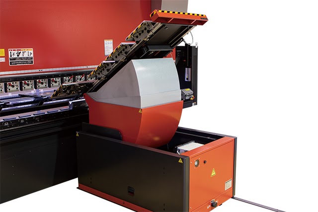 【課題解決】厚い鋼板の曲げ加工を楽に！大型ベンディングマシン