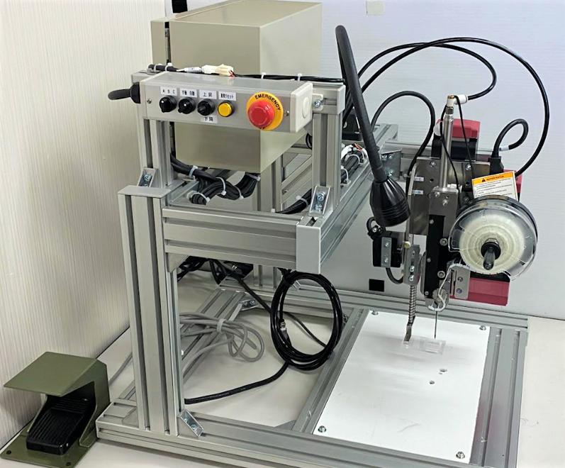 深さ調節可能！半自動で希望の位置に安定したタグピン装着！