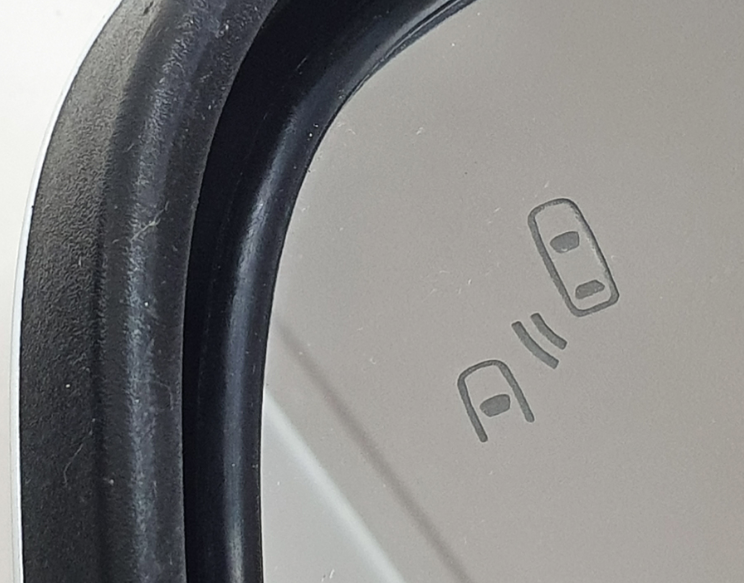 【作業事例】LED打ち替え(ブラインドスポットモニター)