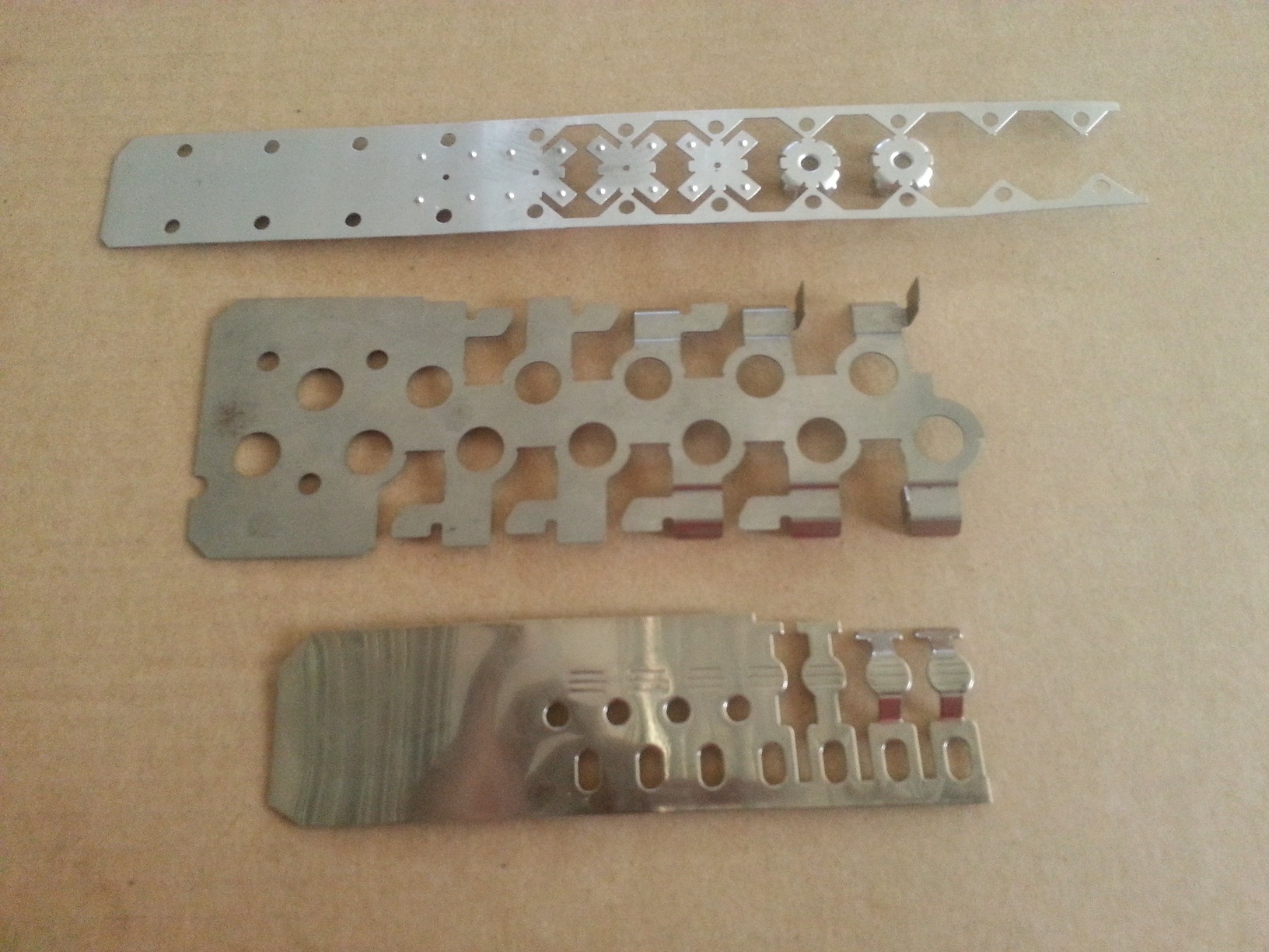 精密金型によるアルミ、絞り、抜き加工