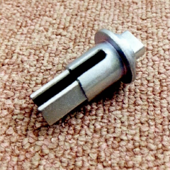 冷間圧造製品　スリット加工　材質SWCH20K