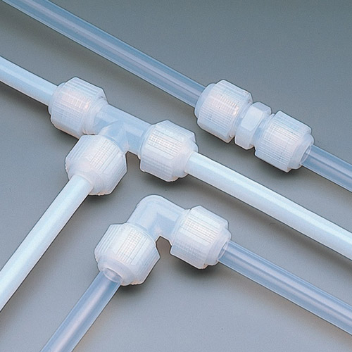 しっかり接続! 日本製のフッ素樹脂継手はアラムロック!