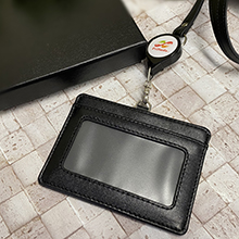 レザーカードケース　-皮革商品　社員証IDケースなど