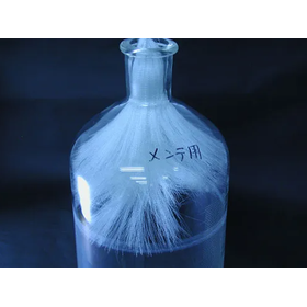 瓶の肩口もきれいにするねじりブラシ