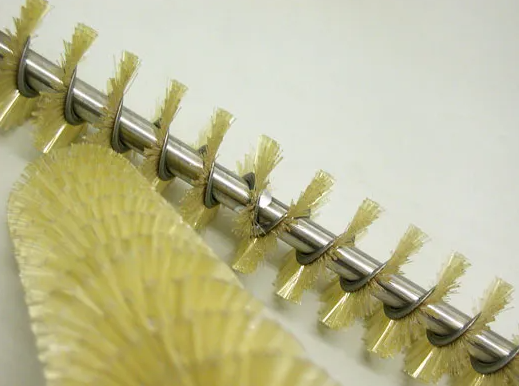 【半導体設備向け】金型の清掃用ブラシ