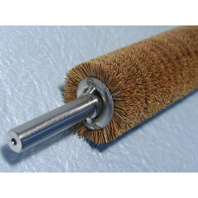 たわしに使われる毛材でロールブラシも作ります