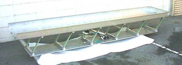 NSAK型 板バネ式エア振動コンベア