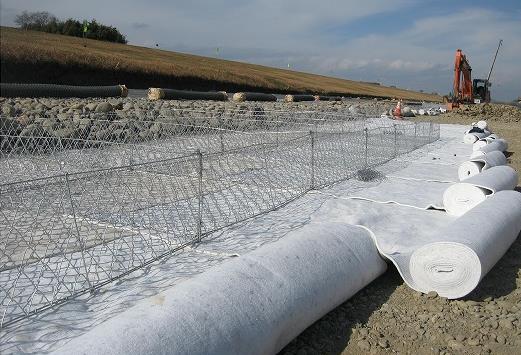 河川護岸用吸出し防止材『LNマット（R）INT-10』