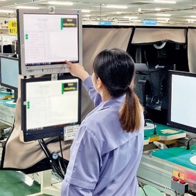【物流・倉庫向け】タッチモニターでDX推進！