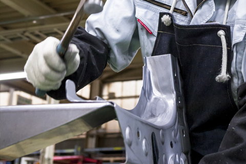 ハンドワークによる形状精度保証