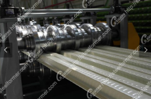 冷間ロー  ル成型機