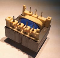 電源トランス　YPタイプ　ピン自立型タイプトランス