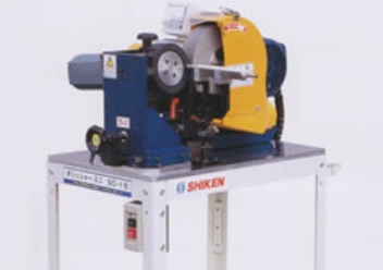 パイプ自動研磨機『丸パイプ横磨研磨機』