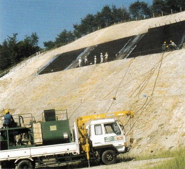 全国SF緑化工法協会 技術紹介『高次団粒SF緑化システム』