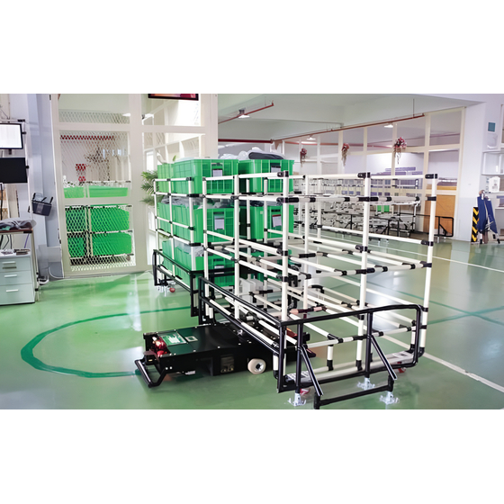 H&igrave;nh ảnh thực tế - Xe tự h&agrave;nh AGV k&eacute;o h&agrave;ng trong nh&agrave; m&aacute;y sản xuất.jpg