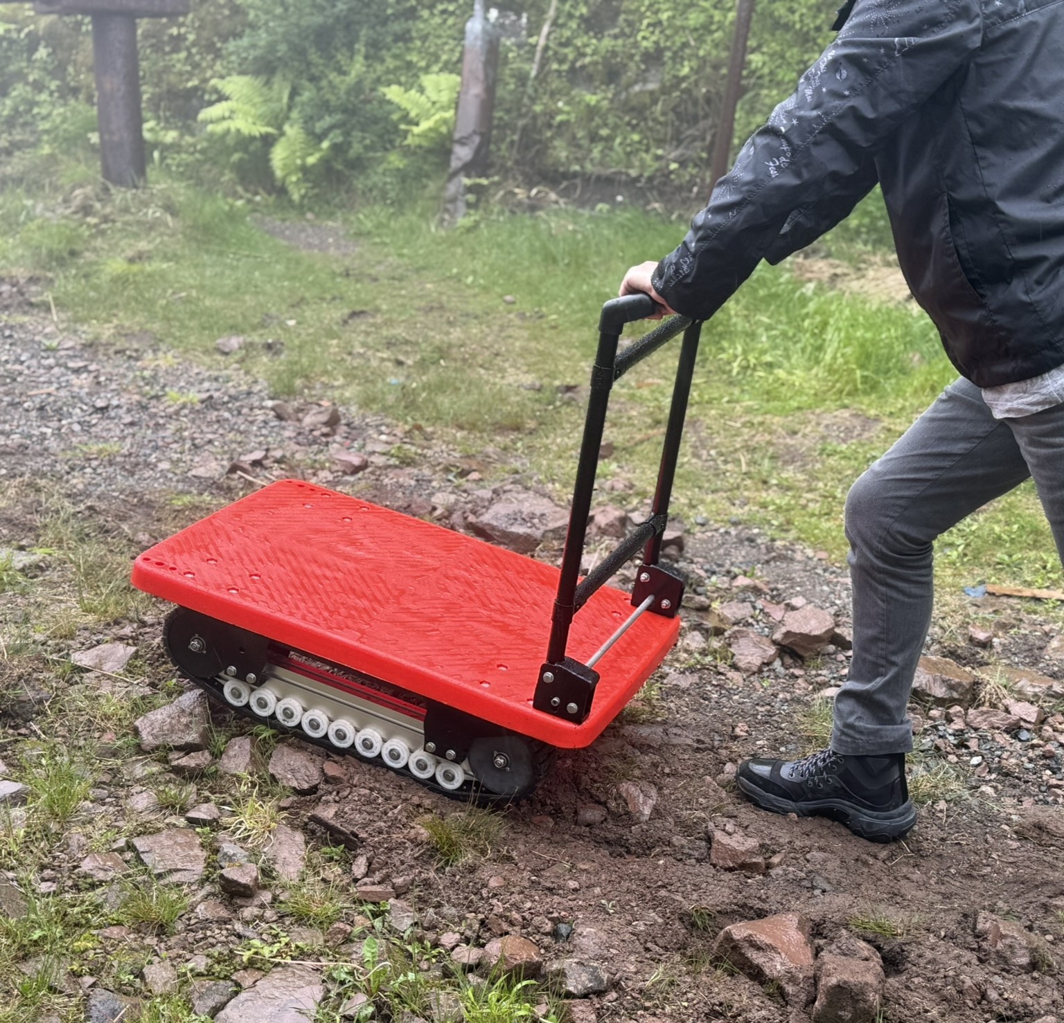 全地形対応クローラー台車