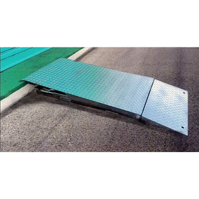 高さ調整段差スロープ板　／ 品番　M2984HAS-1500KG