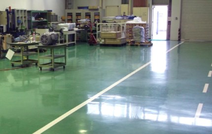 【工場が休みの日に合わせて短期施工】機械工場床