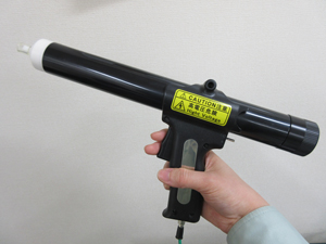 【精密機器向け】帯電ガンによる部品固定