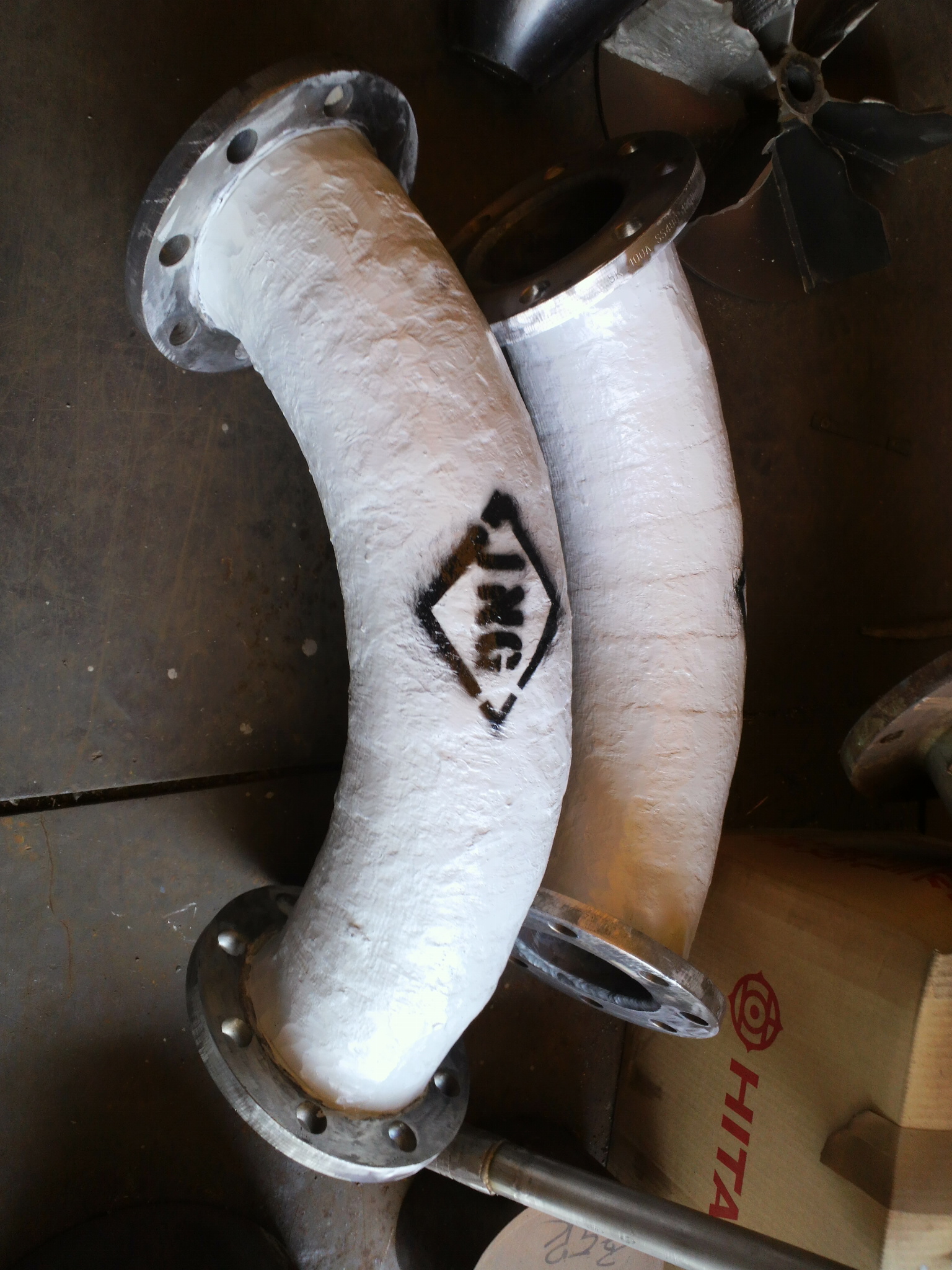 【化学プラント向け】FRP被覆耐摩耗ベンド管