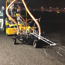 空港滑走路メンテナンス【ゴム除去工法】