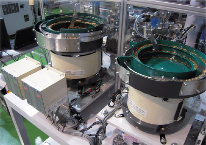 2品種対応インサート成形システム