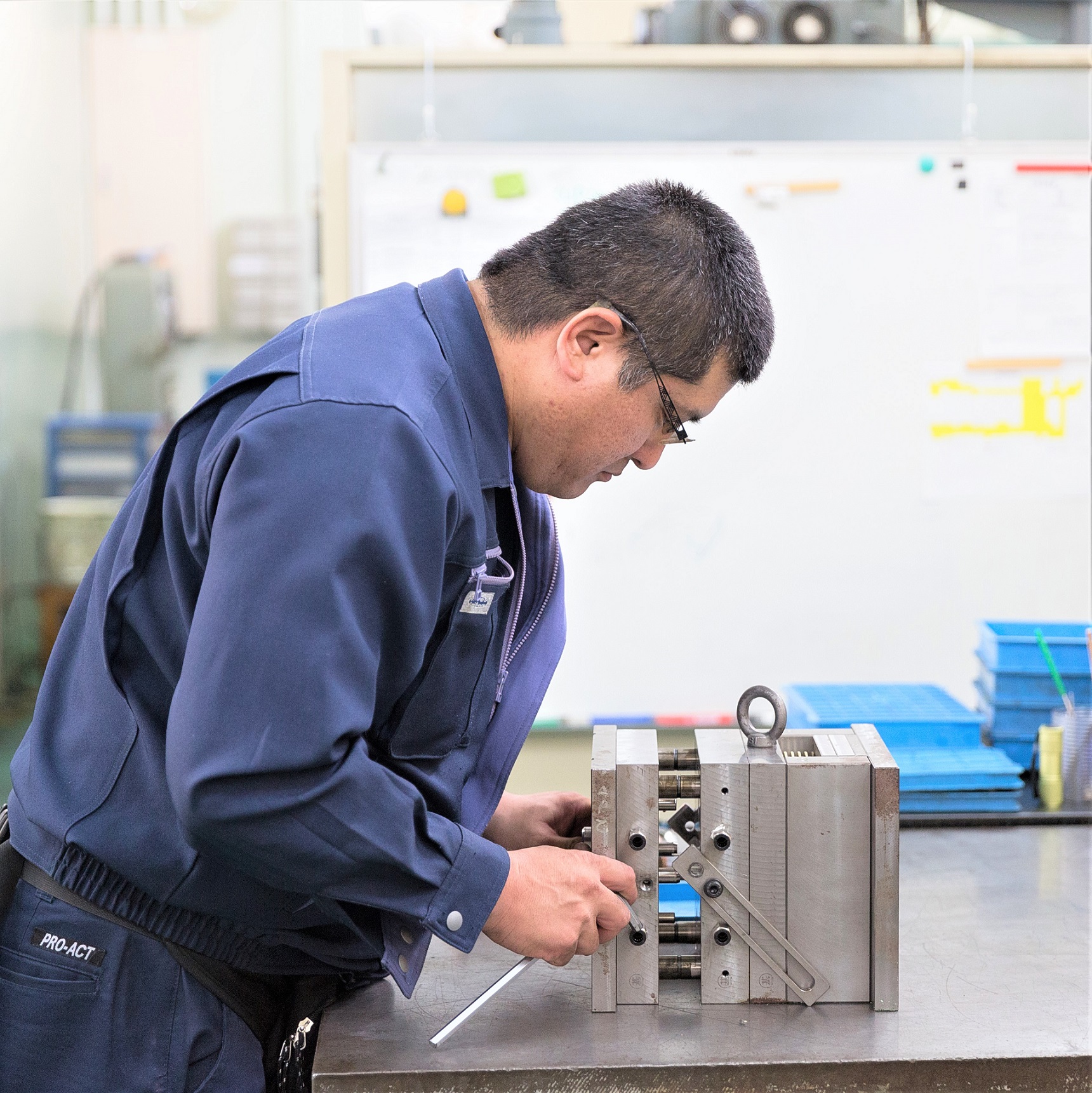 プラスチック射出成形用金型【設計・製造】｜試作量産