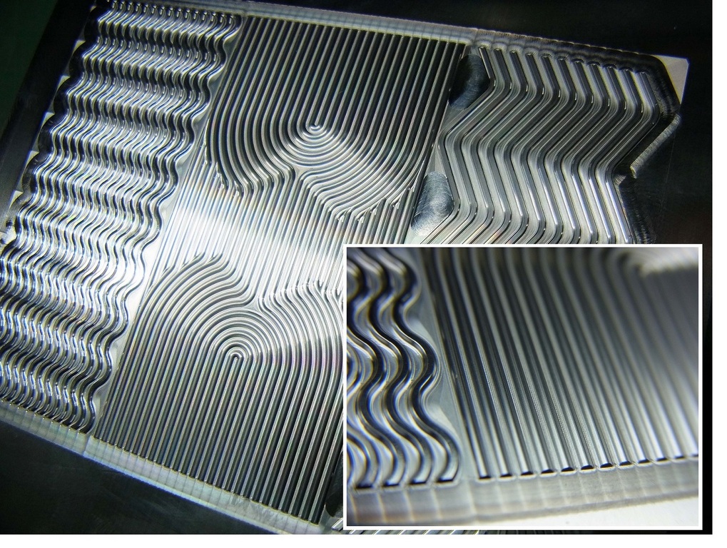 自動車向け製品：燃料電池のセパレータの加工事例　精度±0.005