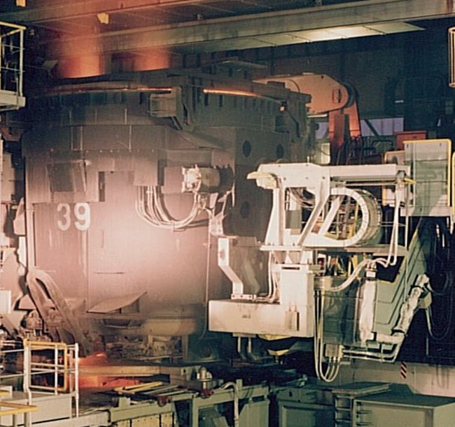 レードルターレット用　自動着脱装置　製鉄所事例