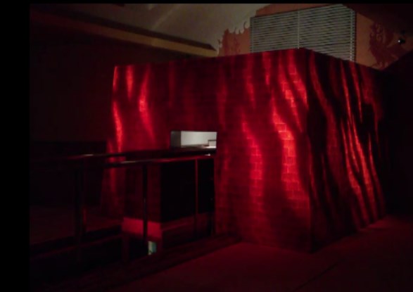 温浴施設の光演出:炎の演出