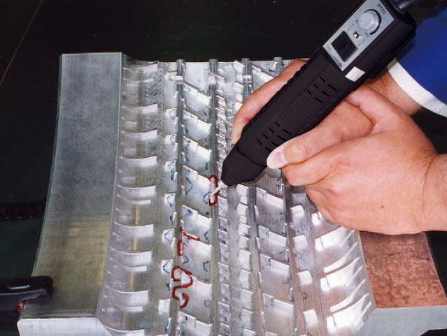 【用途事例】ゴムタイヤ成形金型（アルミ合金）の肉盛補修