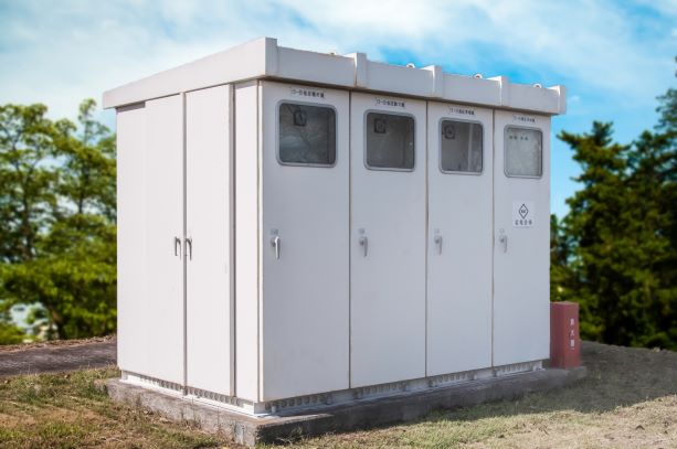 キュービクルや高圧受電設備の温度上昇を防止する高性能遮熱シート