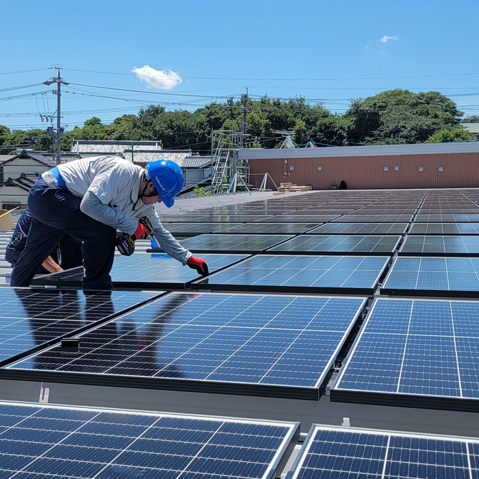 工場屋根で太陽光発電！屋根技研の産業用架台