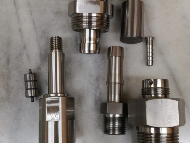 【船舶・車・産業機器】ステンレス等の難削材切削は自社にお任せ!