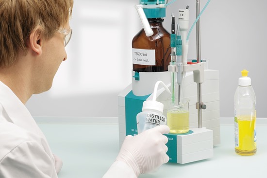 界面活性剤測定装置（電位差自動滴定装置）