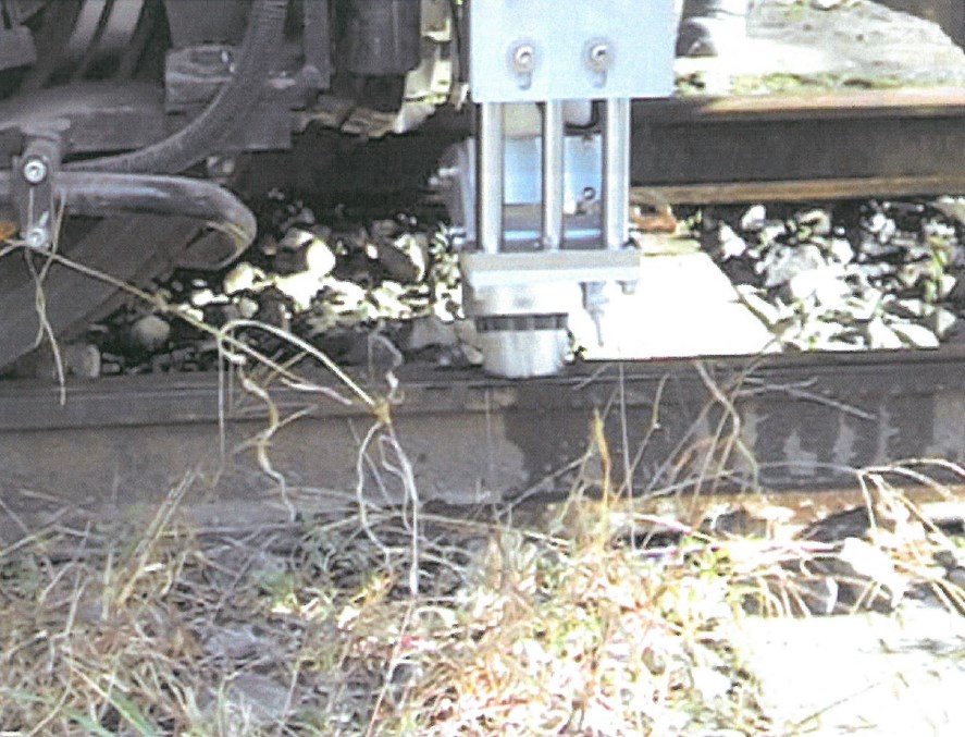 レール面清掃装置『IKAブラシ』