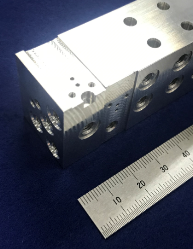 【検査効率化】アルミ マニホールド 医療 組立、検査対応可能