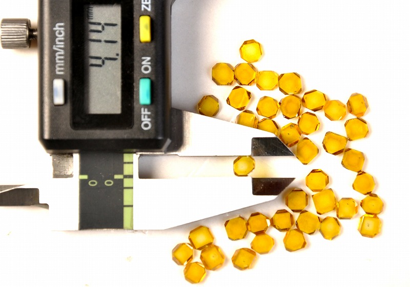 大粒単結晶・CVDダイヤモンド　大粒ダイヤ　粒ダイヤ