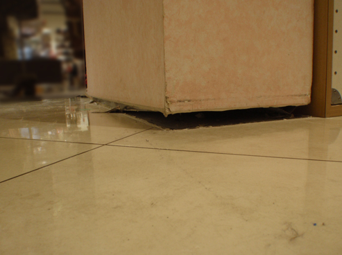 【施工事例】大型ショッピングセンター：土間床沈下修正