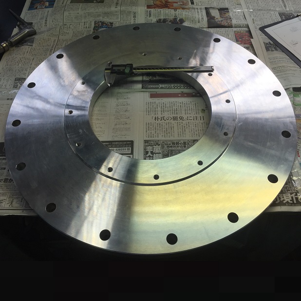 製作・加工事例】アルミ大型フランジ（直径680mm） | 外山精機工業