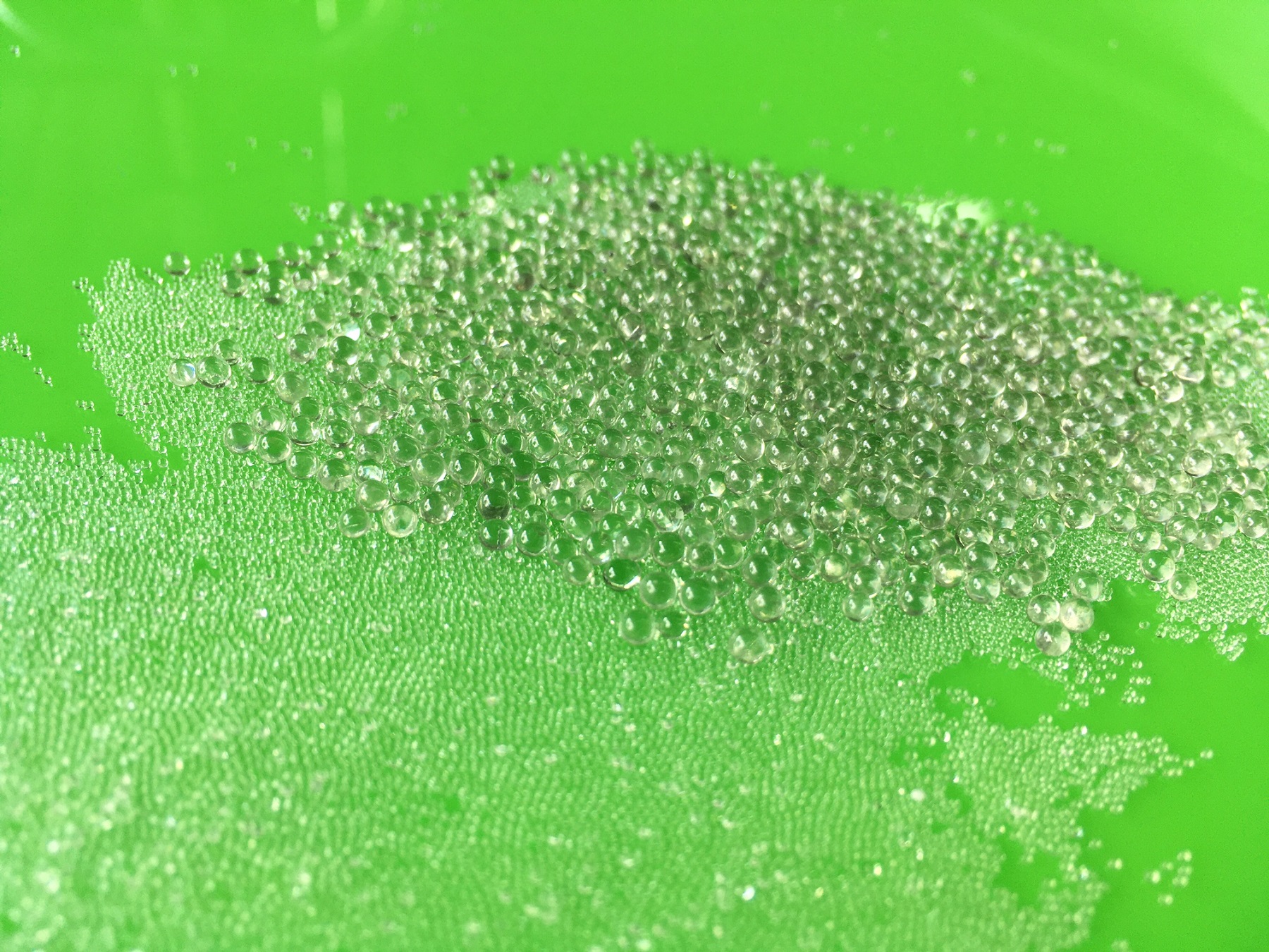 低アルカリガラスビーズ　※誘電体材料の分散用として使用実績有り