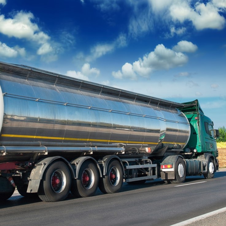 【IoT事例】特殊車両の稼働状況を遠隔監視 保守サービス品質向上