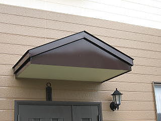 直付けひさし『切妻のひさし』