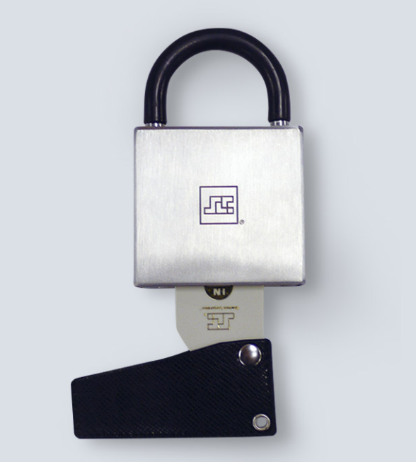 Card key type padlock 'Sherlock PADLOCK' スターツファシリ