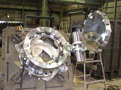 半導体装置メーカー必見！丸型・角型クラッチドア式圧力容器