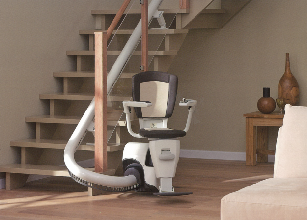 急募】介護 直線型 ステアリフト （階段昇降機） 美品 取り外し