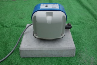 浄化槽ブロワー（ポンプ）台 岩瀬生コン | イプロスものづくり