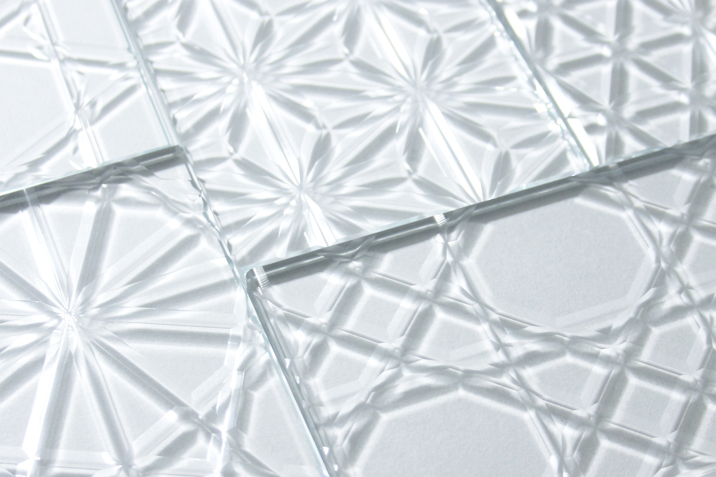 新品☆サブロウ☆サブロウガラス 角深鉢 Vカット 切子