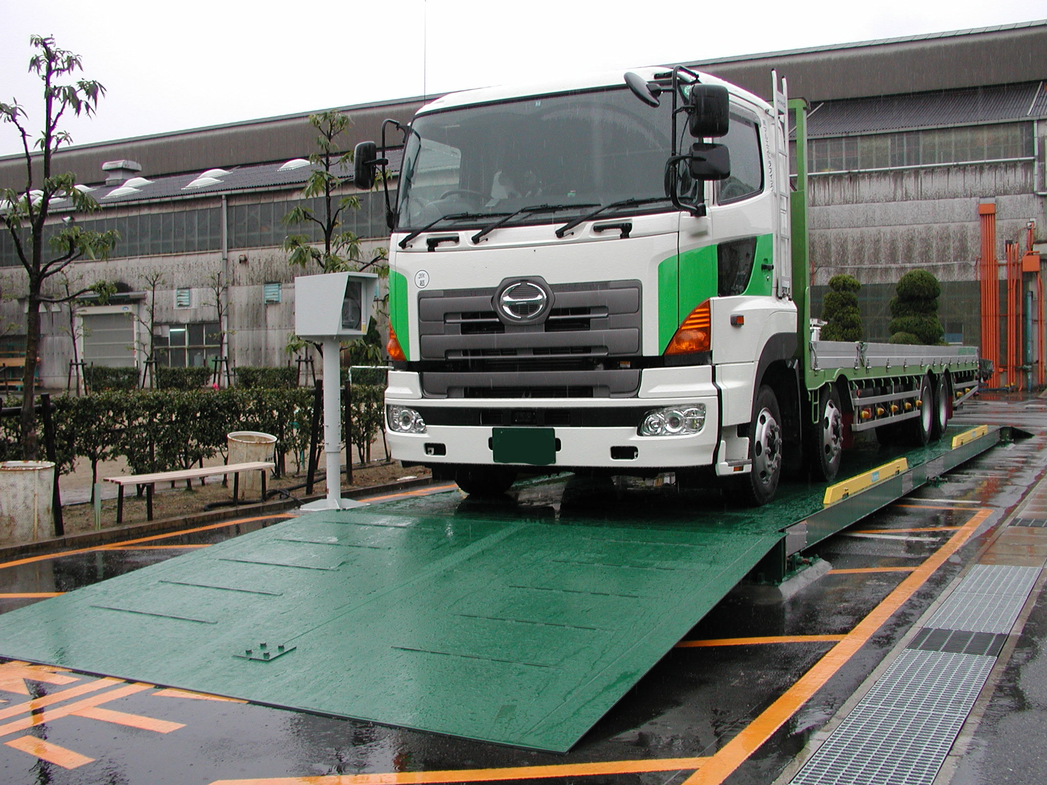 デジタルロードセル搭載トラックスケール