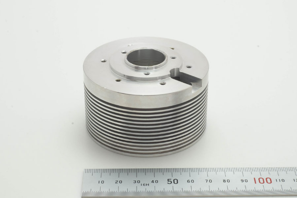 【切削加工】アルミの内径に高精度切削を施した半導体装置用光源